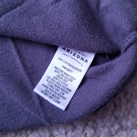 Arizona Grey Heart Peace Sign Gingham Short Sleeve Tshirt - Picture 4 of 7